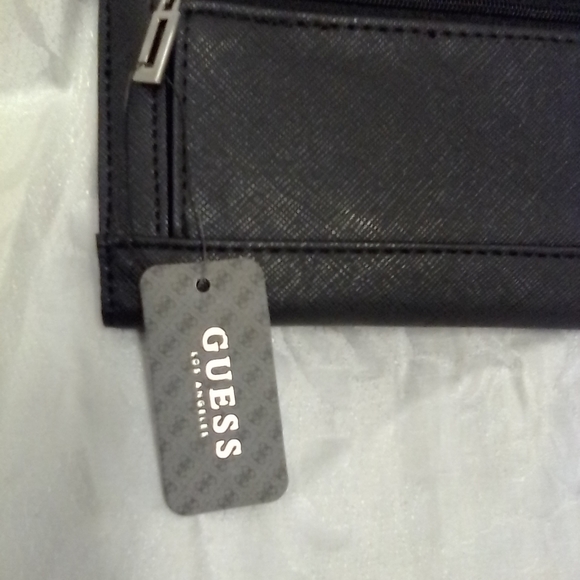 Guess Wallet - Picture 4 of 5